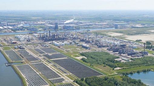 Overzichtsfoto van Shell Chemicals Park Moerdijk