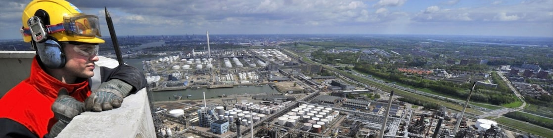 Uitzicht over Shell in Pernis