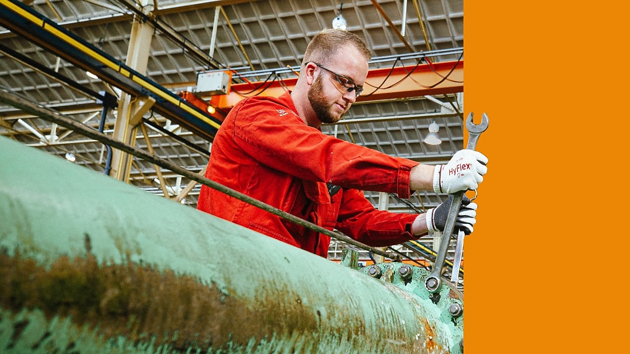 Werken in Pernis of Moerdijk