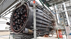 De bovenkant van de fakkel – de ‘tip’ - heeft een afmeting van  2.60 x 3.70 meter