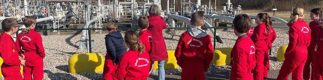 With the children's council at Shell Moerdijk