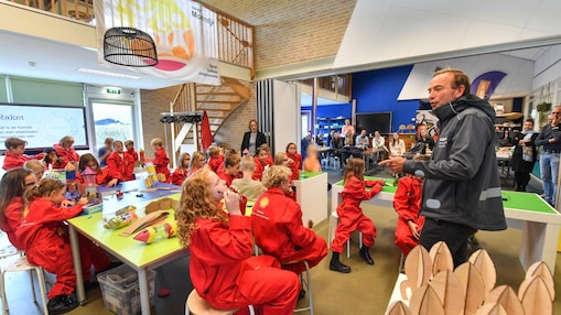 Opening door Richard Zwinkels