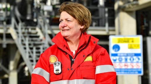 Photo of Pauline Buitink, since December 2022 General Manager at Shell Energy and Chemicals Park Rotterdam