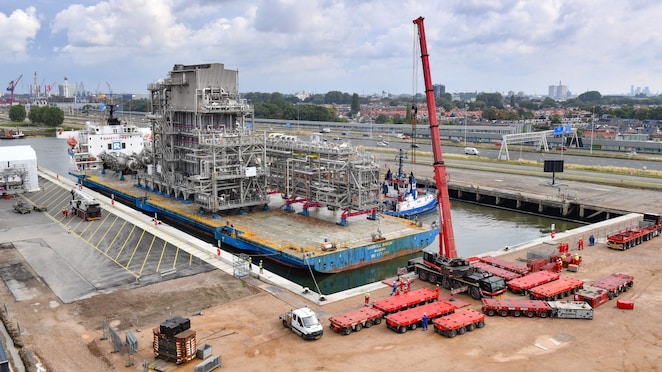 Modules biobrandstoffenfabriek arriveren in Pernis.