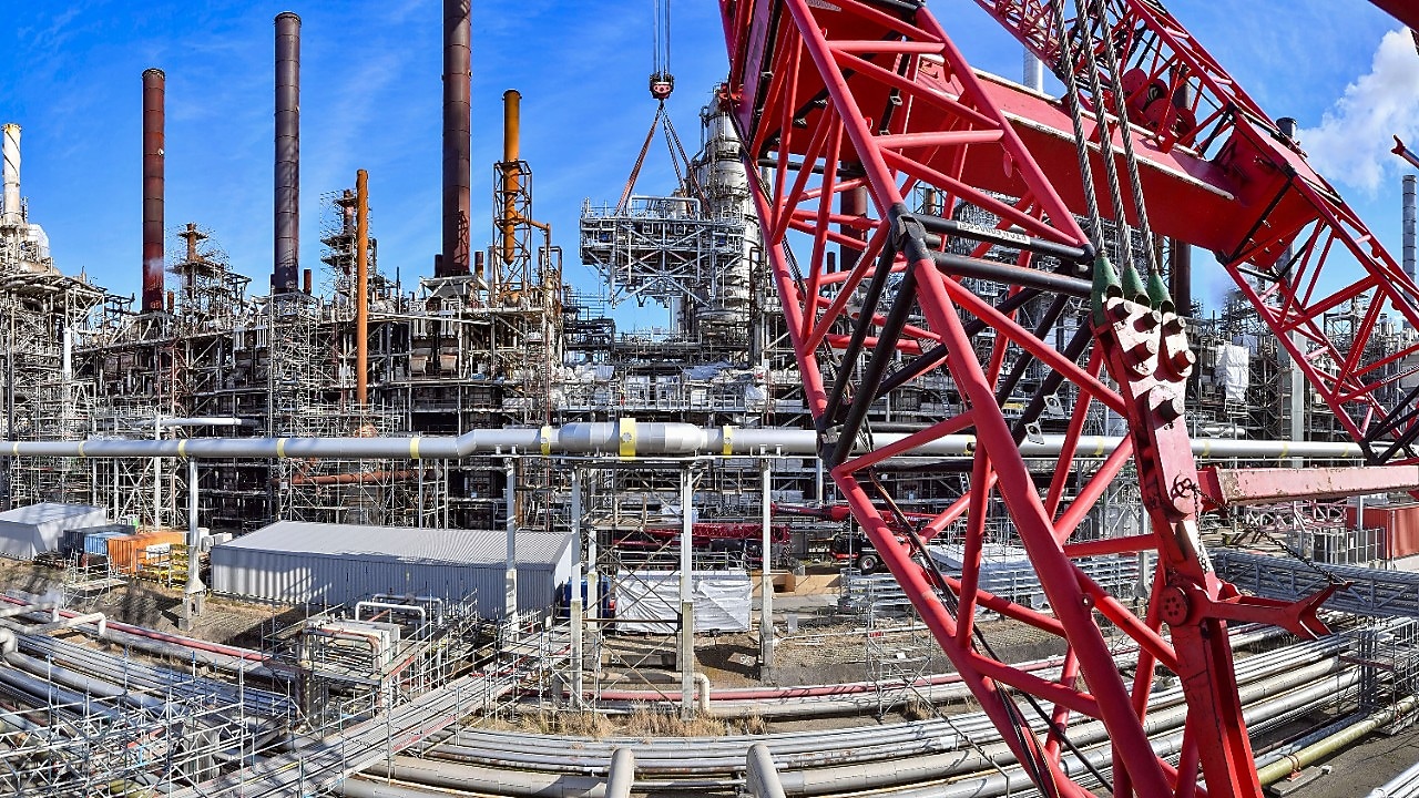 De kraker (MLO) op Shell Chemicals Park Moerdijk