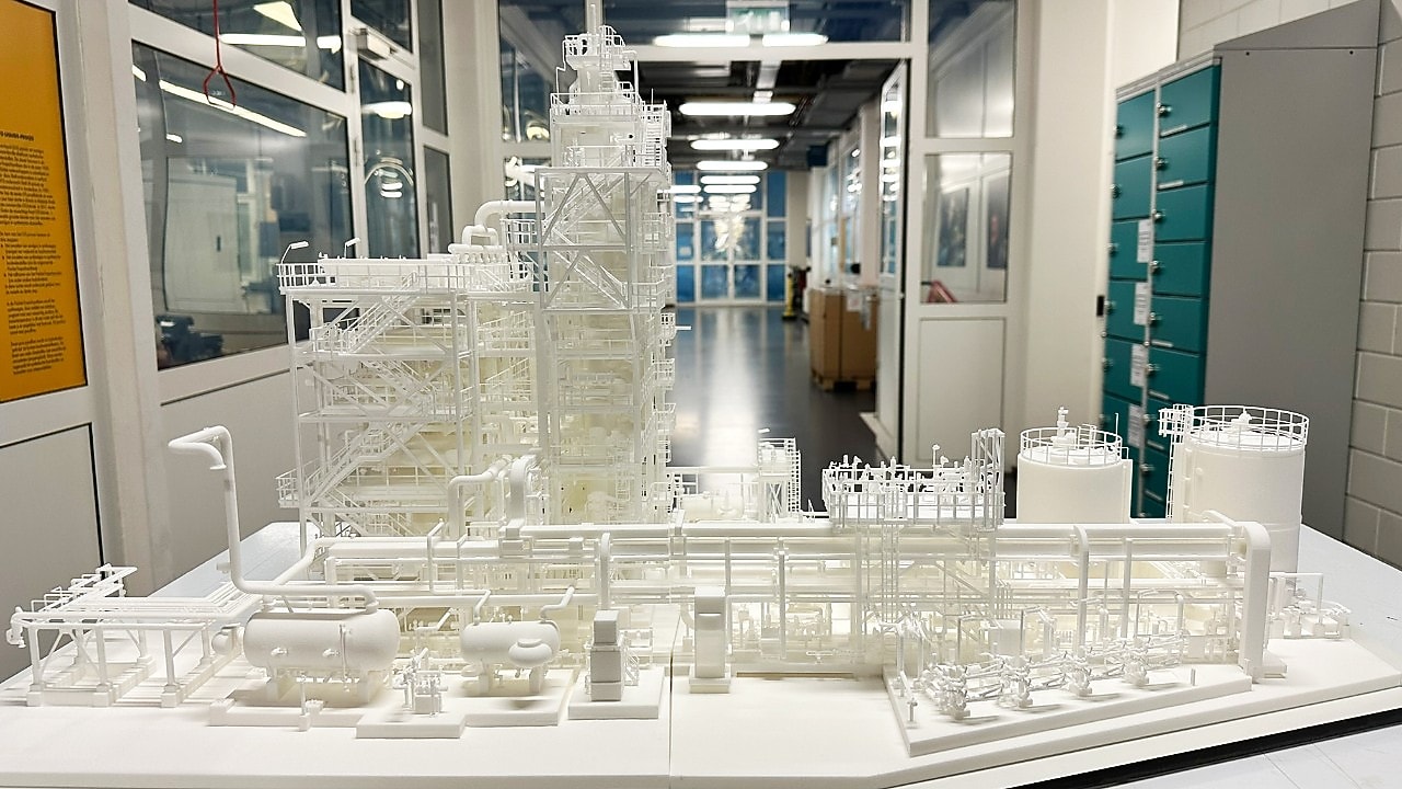 Schaalmodel van de MDU bij de Energy Transition Campus Amsterdam, waar de ontwikkeling van de MDU een paar jaar geleden begon