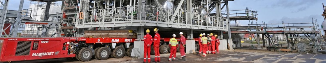 De nieuwe upgrader-fabriek van Shell Chemicals Park Moerdijk is nog in aanbouw