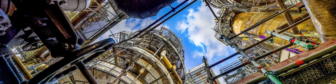 Blik in de Crude Distiller op Shell Energy and Chemicals Park Rotterdam