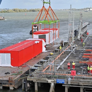 Aankomst van een e-house bij Shell Chemicals Park Moerdijk (Foto: Shell Chemicals Park Moerdijk)