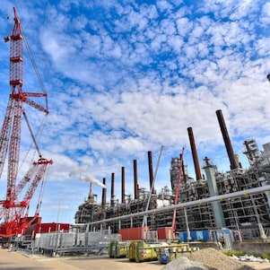 De Mammoet-kraan bij project Skyline op Shell Chemicals Park Moerdijk, januari 2025
