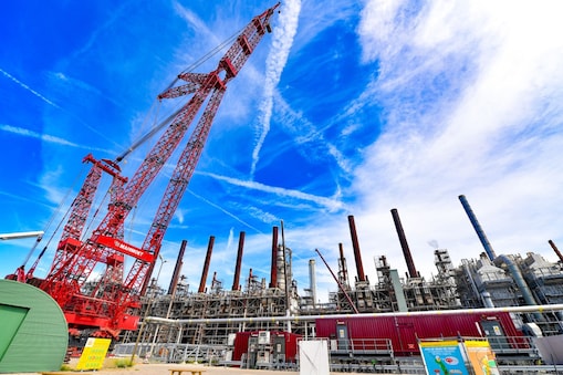 De Mammoet-kraan bij project Skyline op Shell Chemicals Park Moerdijk, januari 2025