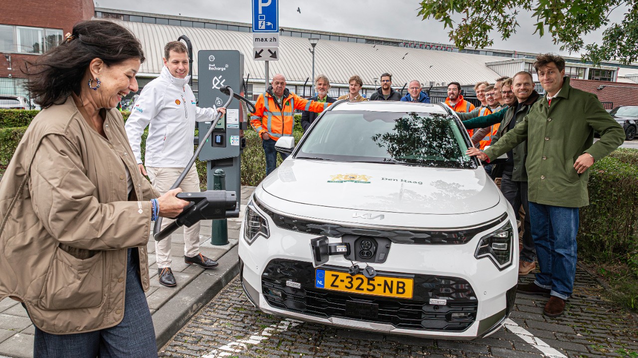Opening nieuwe Shell Recharge-snelladers bij het Zuiderpark in Den Haag, 17 september 2025 (Foto: Roger Dohmen)
