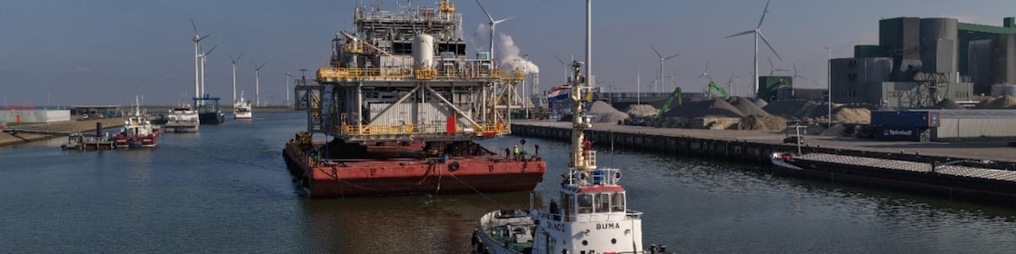 De aankomst van de BaseLoad Power Hub in de Eemshaven (Foto: MatZwart Fotografie)
