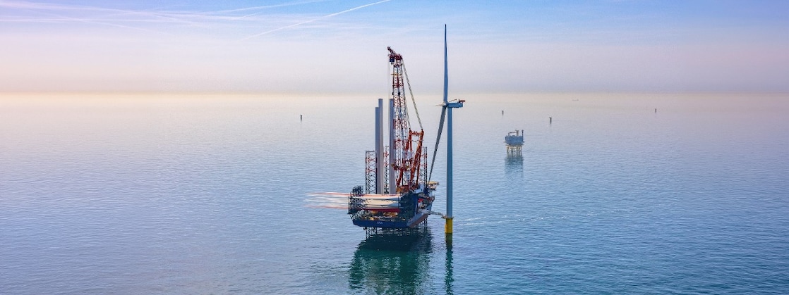 Installation of the first wind turbine of Ecowende wind farm Hollandse Kust West, 30 May 2026 (Photo: Flying Focus)