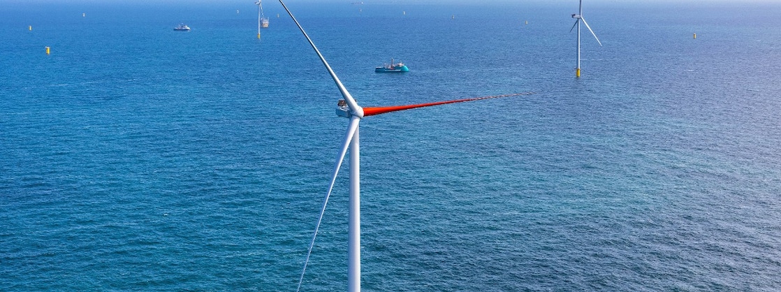 Red rotor blade at one of Ecowende's wind turbines, 5 June 2026 (Photo: Ecowende/Flying Focus)
