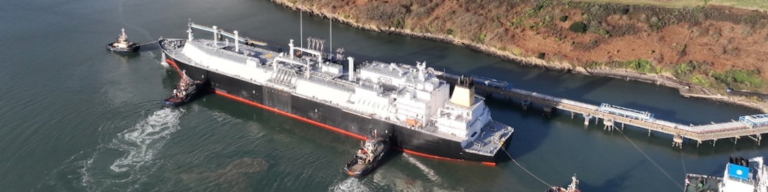 De Dragon LNG-terminal in Milford Haven, 2023, voor 50% eigendom van Shell (Foto: Stuart Conway / Shell International)