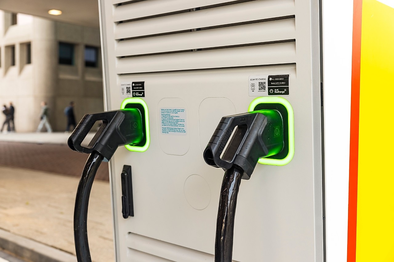 Elektrisch rijden. Shell Recharge-snellader. Creditvermelding "Shell/Christian Kalse" verplicht bij publicatie. Beeld mag alleen voor redactionele doeleinden worden gebruikt.