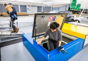 Op het binnenvaartschip Phorcys (Foto: Jiri Büller)