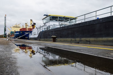Binnenvaartschip (Foto: Jiri Büller)