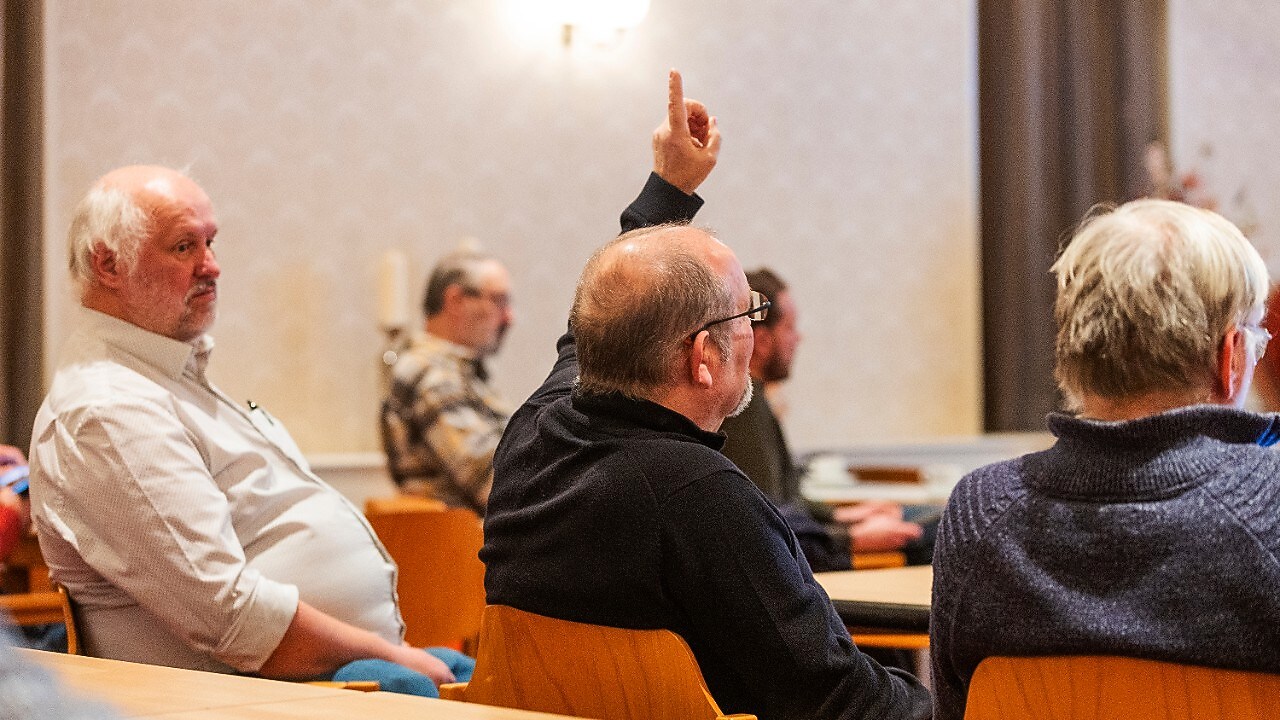 Bij de ledenvergadering van Energiecoöperatie Gouda (Foto: Jiri Büller)