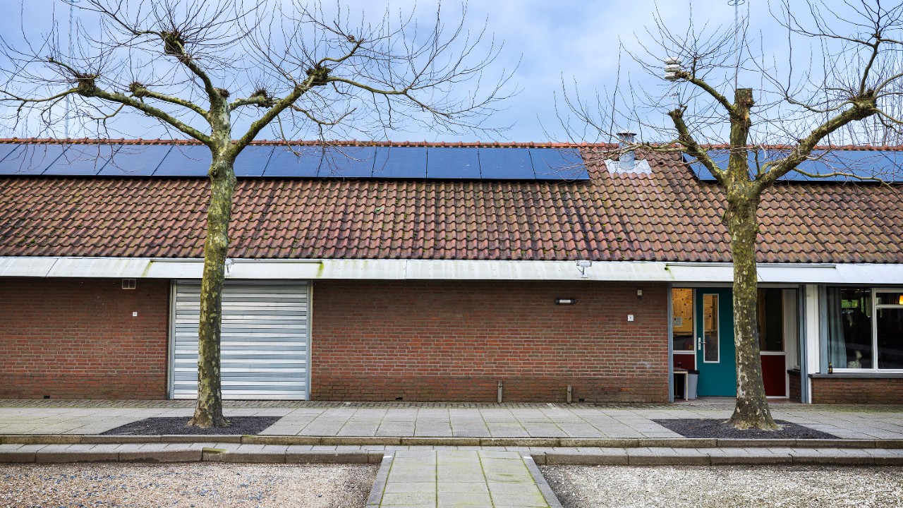 De petanquevereniging heeft  nog dak 'over' voor coöperatieve zonnepanelen (Foto: Jiri Büller)