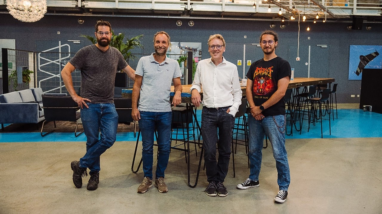 The Geheco team. Centre: Onno Bierhoff (second from the left-hand side) and Arjen van der Horst (second from the right-hand side) (Photo: Christian Kalse)