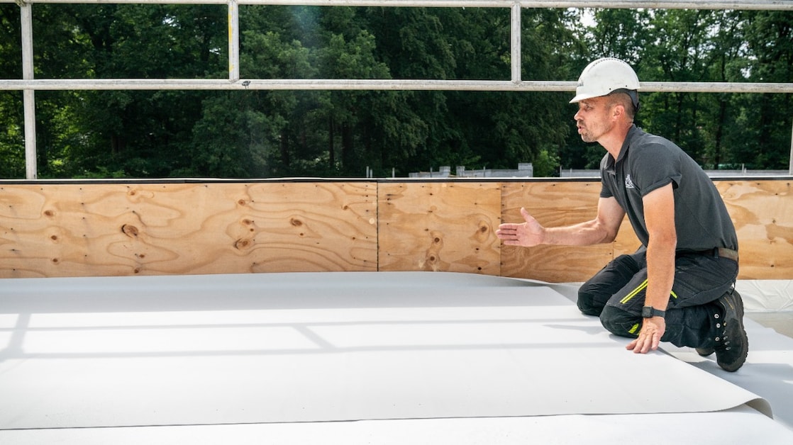 Circular roofing material based on plastic waste material (Photo: Leadax)