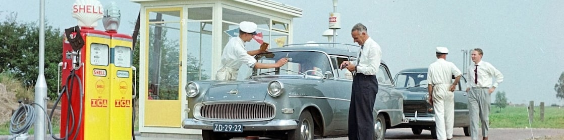 Het Shell-station Van Tright Geervliet, circa 1960