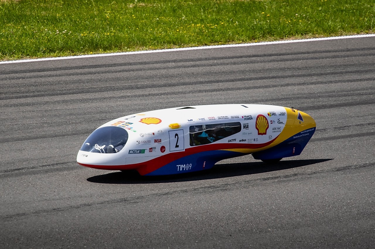 Een aerodynamische "sigaar" op het asfalt in Zuid-Polen. (Foto: Marcel Burger)