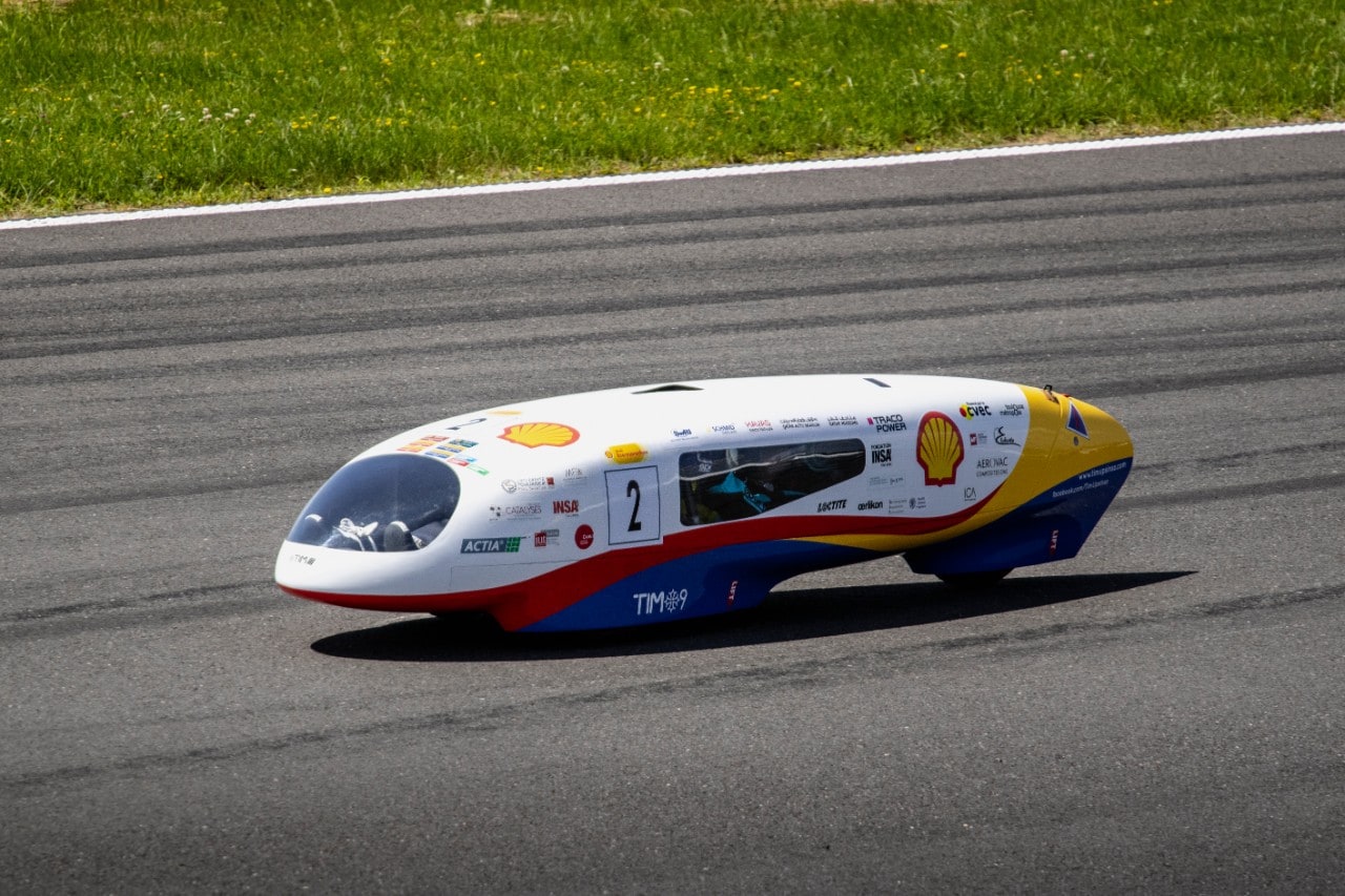 Een aerodynamische "sigaar" op het asfalt in Zuid-Polen. (Foto: Marcel Burger)
