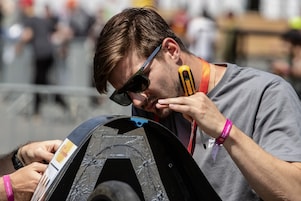 Last-minute gesleutel aan een prototype (Foto: Marcel Burger)