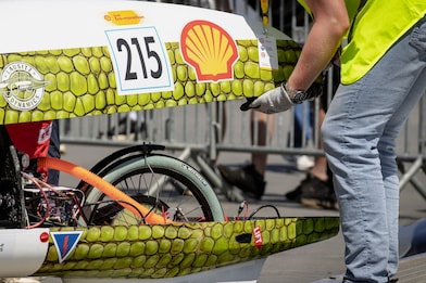 Serie van een van de voertuigen in de technische keuring. (Foto: Marcel Burger)