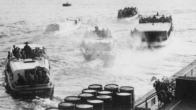 Shell-bootjes op het IJ (Foto: Shell Historical Heritage & Archive)