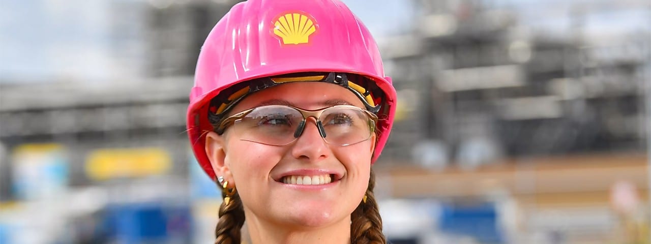 Nikki de Laat at Shell Chemicals Park Moerdijk (Photo: Ernst Bode)