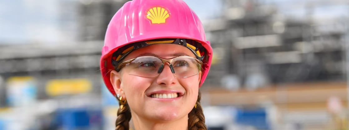 Nikki de Laat at Shell Chemicals Park Moerdijk (Photo: Ernst Bode)