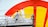 Het Shell-logo wordt op een opslagtank op Shell Energy and Chemicals Park Rotterdam (Pernis) geverfd