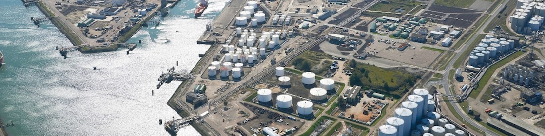 Shell Energy and Chemicals Park Rotterdam (Pernis) als deel van de de Rotterdamse haven