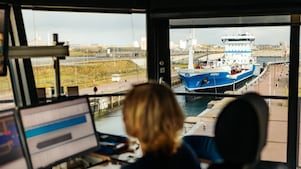 Schepen bij de haven van Amsterdam (Foto: Havenbedrijf Amsterdam/Jesse Kraal)