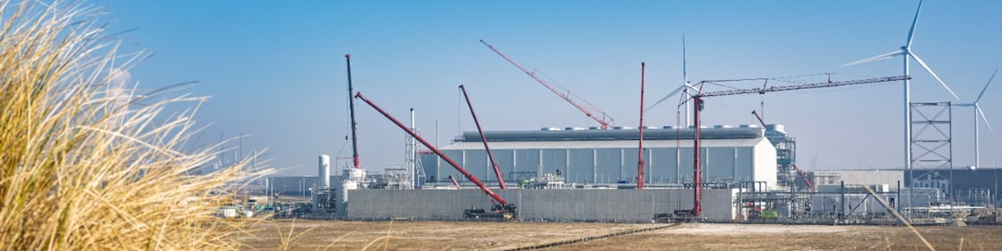 De Holland Hydrogen 1 in aanbouw op de Tweede Maasvlakte, voorjaar 2025 (Foto: Eric van Vuuren)