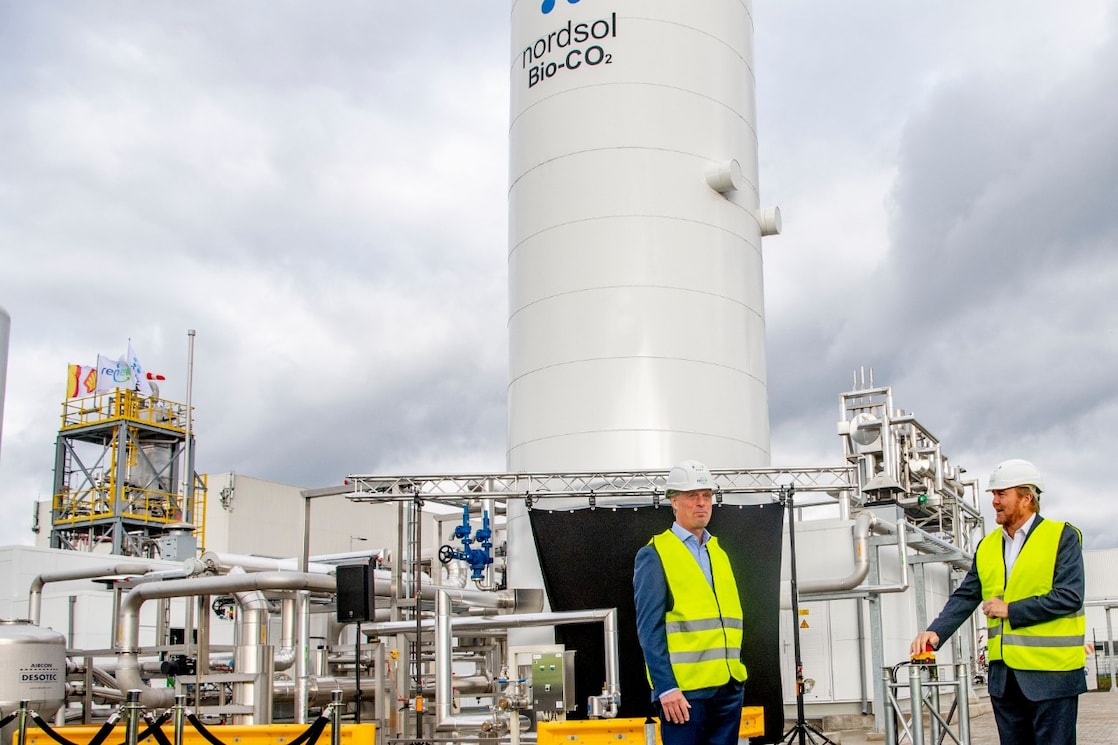 In oktober 2021 opende koning Willem Alexander de eerste bio-LNG-fabriek van Nederland, een samenwerking van Nordsol, Renewi en Shell.