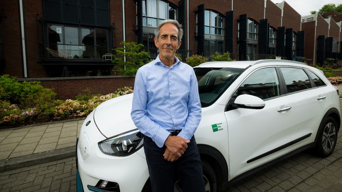 Otto Smit of OnzeAuto with one of the shared cars of the company (Photo: Christian Kalse)