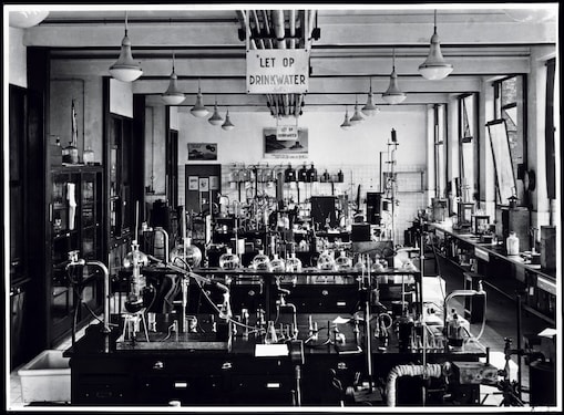Het oudste lab van Shell in Amsterdam, uit de jaren 30, 40 en 50