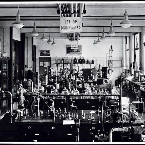Het oudste lab van Shell in Amsterdam, uit de jaren 30, 40 en 50