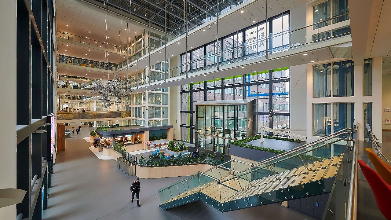 Het Atrium van de hedendaagse Energy Transition Campus Amsterdam