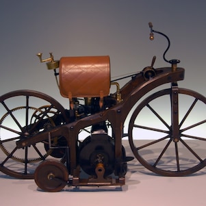 De Daimler Reitwagen
