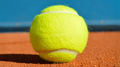 Tennisbal (Beeld: Shell Buurtfonds)