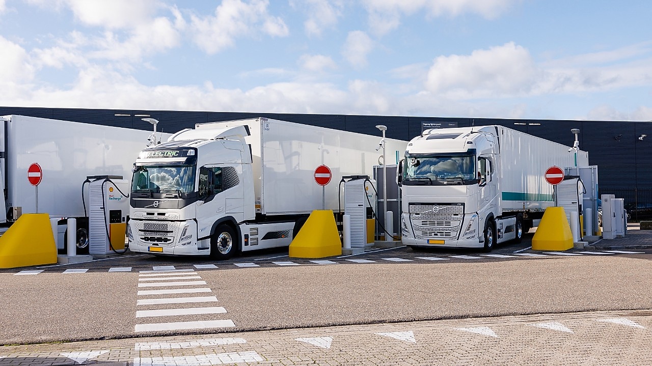 eDepot at Shell Truck Stop Eindhoven Acht, the Netherlands (Photo: Eric van Vuuren)