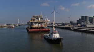 De aankomst van de BaseLoad Power Hub in de Eemshaven, 27 september 2025 (Foto: MatZwart Fotografie)