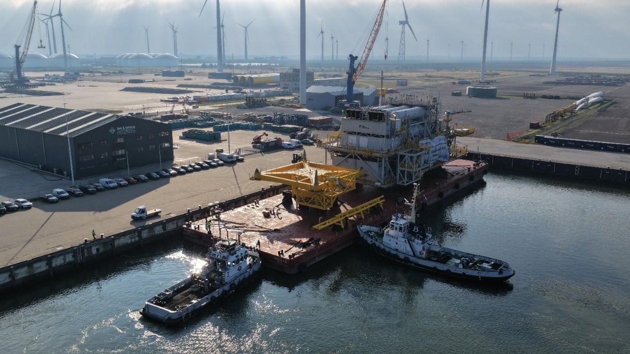 Arrival of the BaseLoad Power Hub in Eemshaven harbour, 27 September 2025 (Photo: MatZwart Photography)