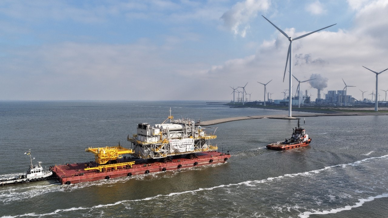 Arrival of the BaseLoad Power Hub in Eemshaven harbour, 27 September 2025 (Photo: MatZwart Photography)